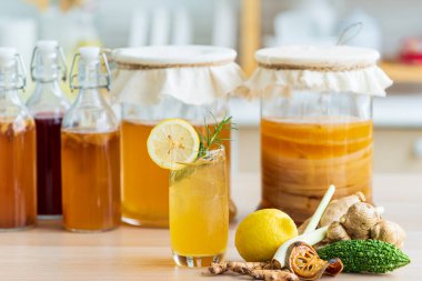 herbal-drink-kombucha-tea-lemon