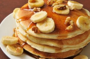 banana nut pancakes closeup