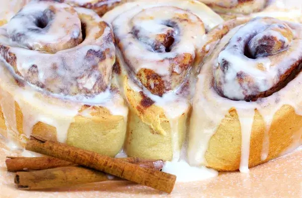 Cinnamon rolls 3
