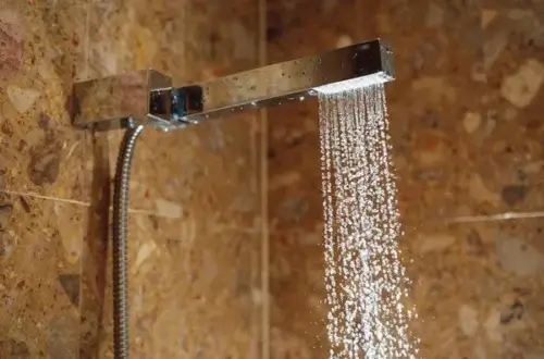 faut-il se doucher tous les jours